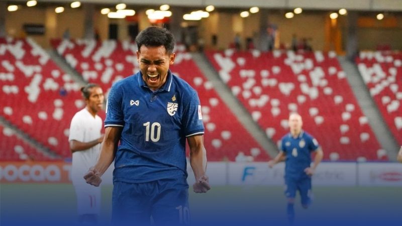 Teerasil Dangda là "kẻ dội bom" vĩ đại nhất lịch sử AFF Cup