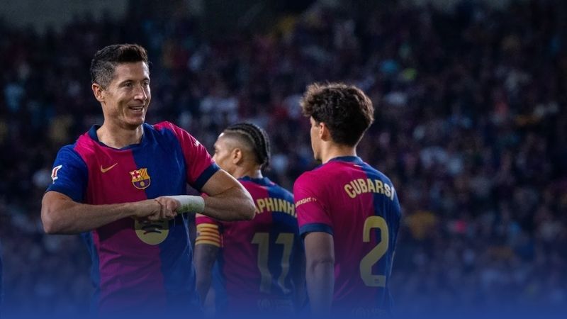 Lewandowski giành Pichichi ngay mùa đầu, giúp Barca vô địch La Liga và Siêu cúp.