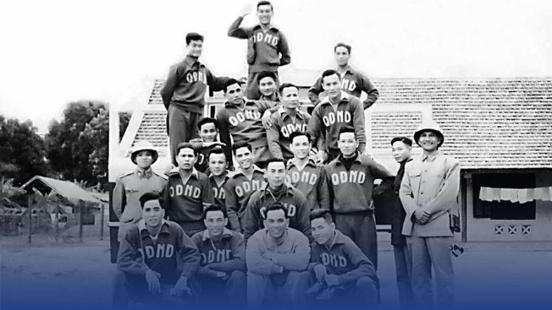 Bóng đá Việt Nam ở miền bắc giai đoạn 1954-1975 gắn liền với sự ra đời của tượng đài Thể Công.