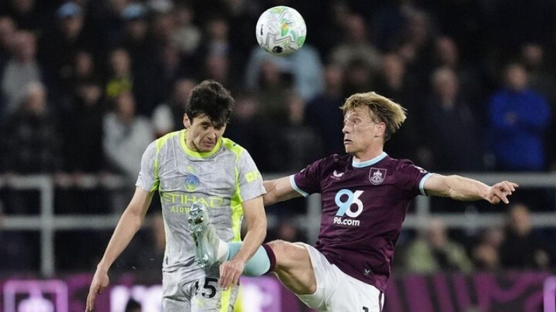 Man City thắng sát nút 1-0 dù phung phí cơ hội, củng cố ngôi đầu Ngoại hạng Anh.